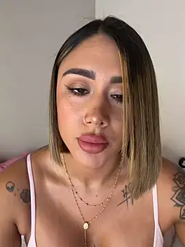 IsisRivera online show from April 20, 2:31 pm