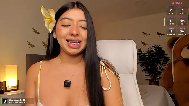 missvancouver online show from March 18, 12:54 pm