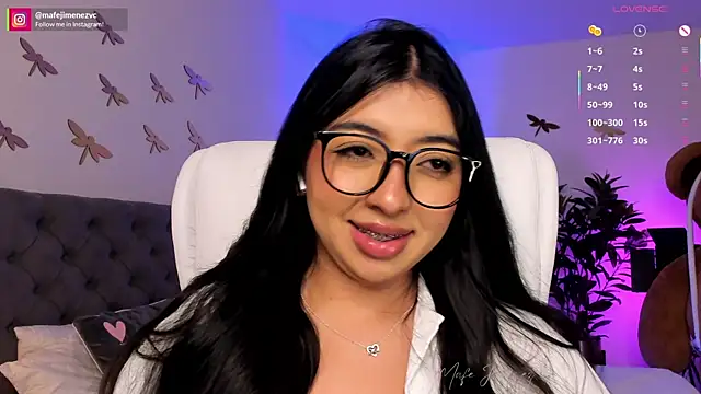 missvancouver online show from May 12, 4:13 pm