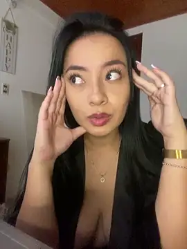 JulietaRiios online show from April 4, 8:40 pm