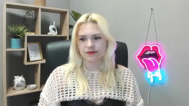 SweetLilyxo online show from May 22, 6:33 am