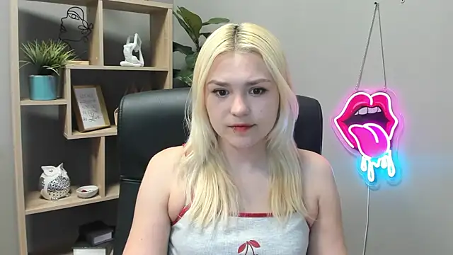 SweetLilyxo online show from May 11, 6:48 am