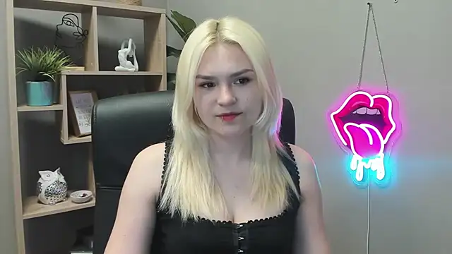 SweetLilyxo online show from May 8, 6:38 am