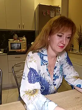 LanaBananaa  online show from May 18, 9:21 pm