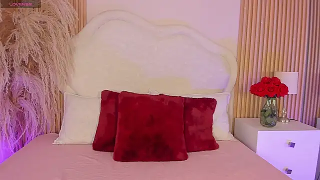 rebeca taylor online show from May 15, 3:43 am