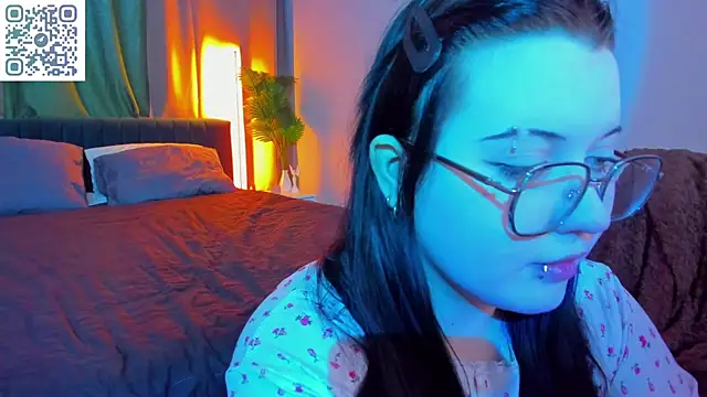Kira G0ld online show from April 29, 2:37 am