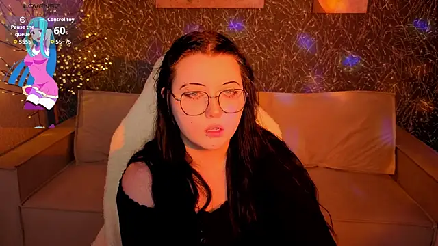 Kira G0ld online show from June 21, 5:06 pm