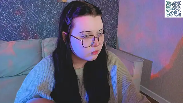 Kira G0ld online show from May 2, 1:09 am