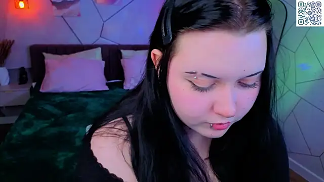 Kira G0ld online show from May 16, 9:34 am
