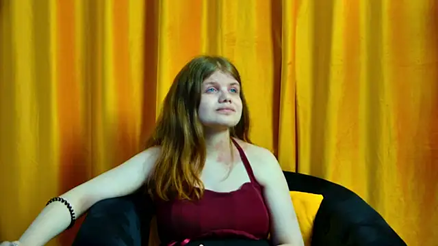 ChloeHalses online show from May 16, 5:12 pm
