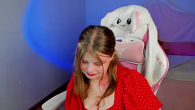 ChloeHalses online show from May 14, 5:08 pm
