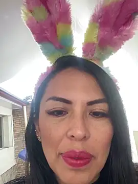 Emma Sanz   online show from April 6, 1:01 pm