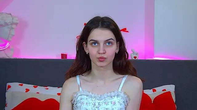 BellaBriggs online show from February 9, 11:56 am