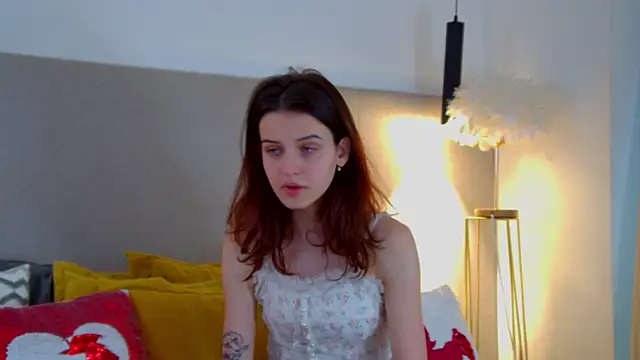 BellaBriggs online show from February 11, 6:59 am