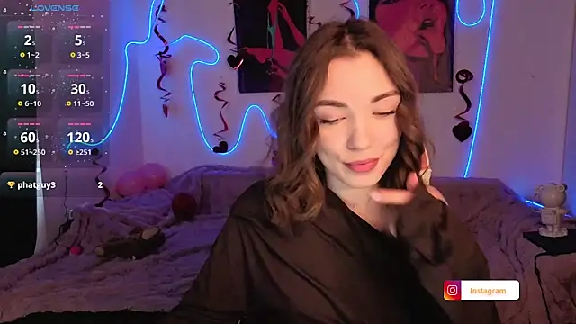 Adriennes online show from March 10, 2:43 pm