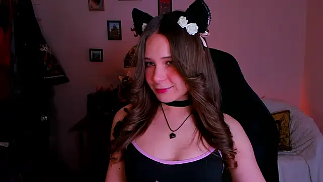 LanaLovely online show from May 27, 6:32 am