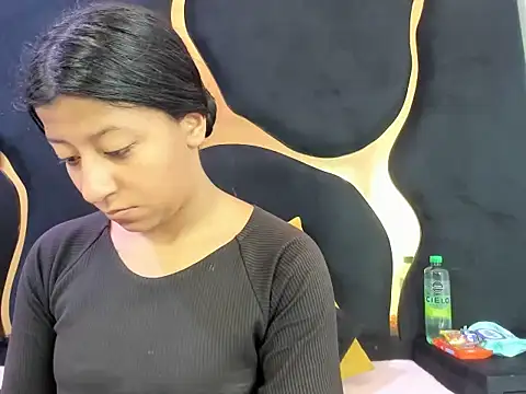 Vaneline2 online show from May 8, 3:26 pm