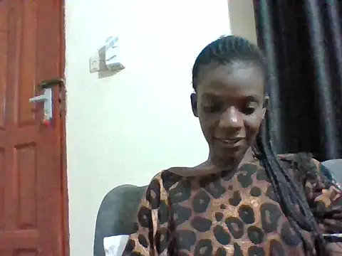 petitelavishey online show from May 22, 7:34 pm