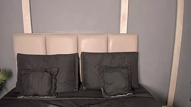 TSExoticFuck online show from April 10, 8:59 pm