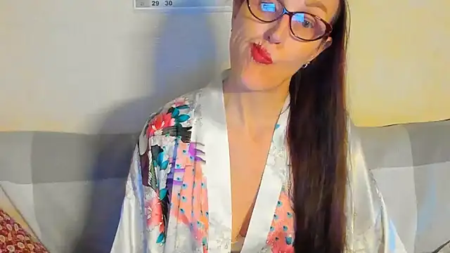 beddable woman online show from May 8, 8:21 pm