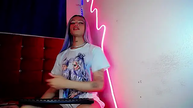 DahliaGill online show from May 12, 6:47 pm
