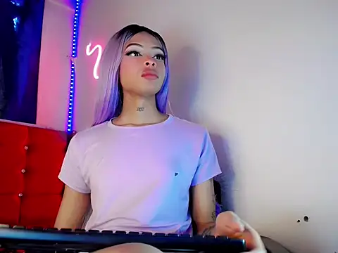 DahliaGill online show from May 19, 2:24 pm