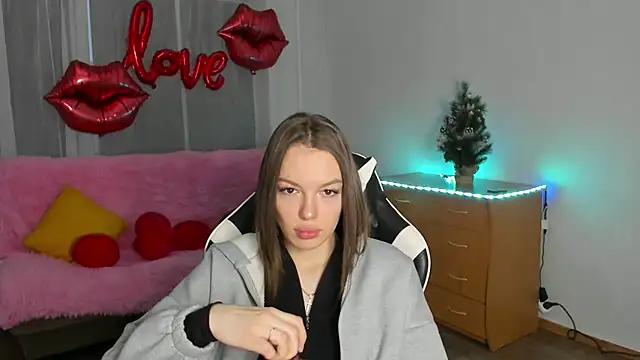 CandyGyrl online show from February 18, 1:16 am