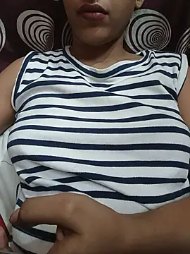 komalsharma99 online show from May 17, 7:02 pm