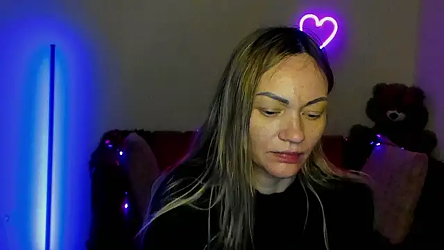 BlondMikey22 online show from May 2, 5:33 am