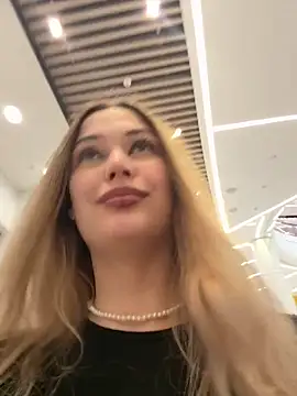 blonde exe online show from May 18, 3:18 pm
