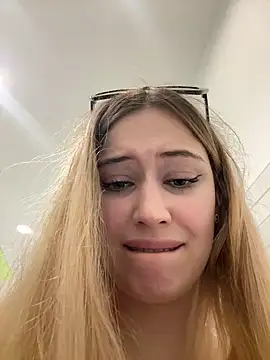 blonde exe online show from March 28, 2:05 pm