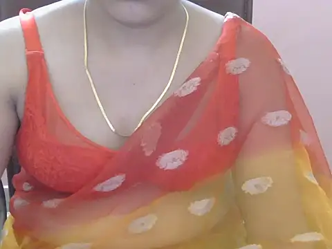 Cute Sheetal online show from May 10, 1:24 pm