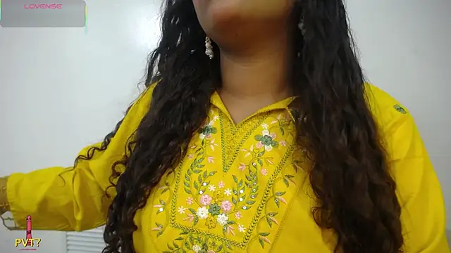 yaazhinii online show from May 20, 12:02 pm