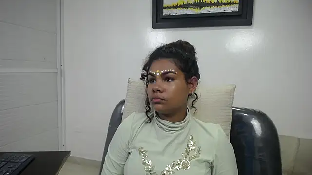 yaazhinii online show from March 28, 11:54 am