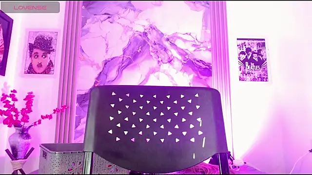 Aranza Dollts online show from April 6, 7:26 pm