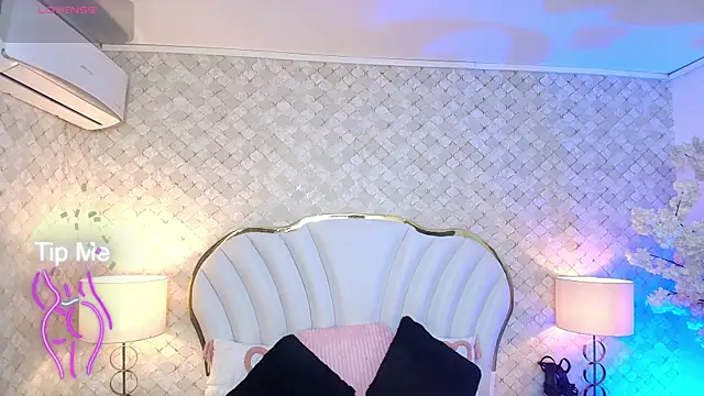 YazminJenner online show from May 23, 6:23 am