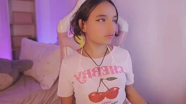  emily jonexs online show from June 9, 10:20 pm