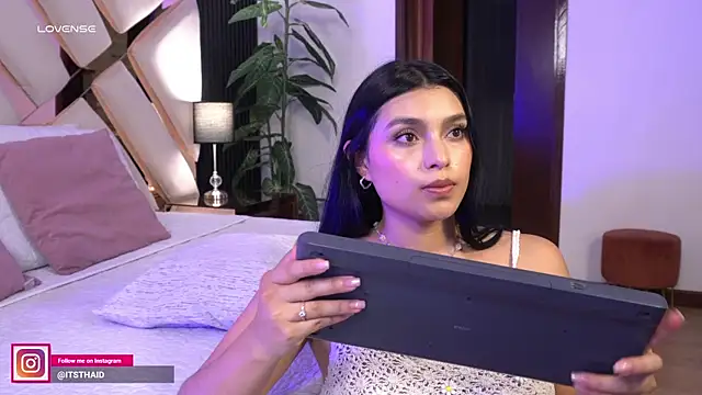 missthailand  online show from May 11, 11:13 pm