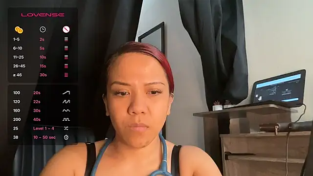 ArielsFeet333 online show from April 8, 9:17 pm