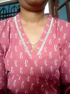 Fantasy Queen94 online show from February 6, 6:28 am