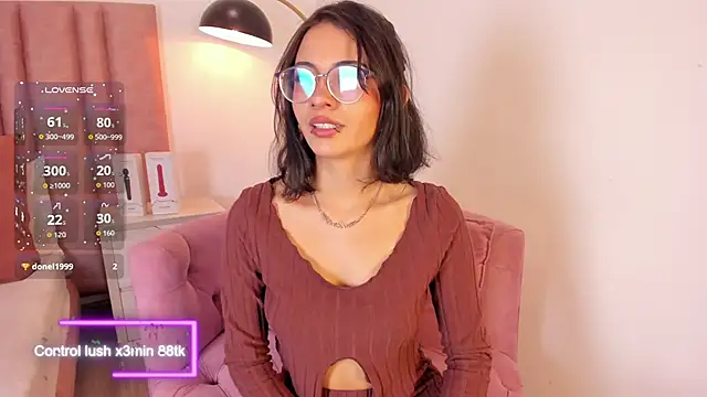 im lily  online show from February 21, 1:01 pm