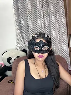 raavigirl online show from May 17, 1:10 pm