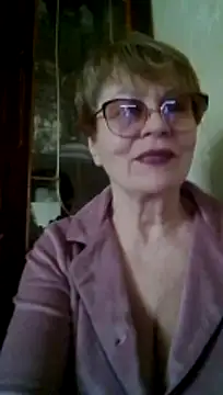 SophieBurns online show from May 13, 11:38 am