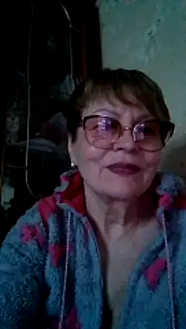 SophieBurns online show from May 3, 2:42 pm