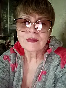 SophieBurns online show from May 8, 3:37 pm