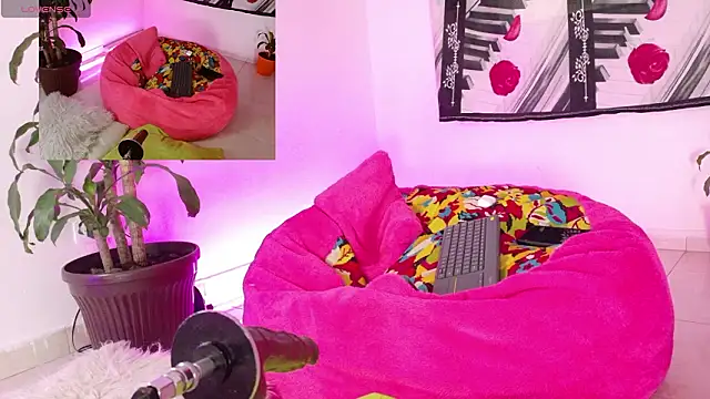 AnnieWestley online show from February 18, 4:17 pm