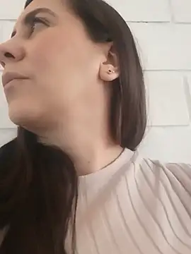 Sophie Tyler online show from May 23, 3:32 pm