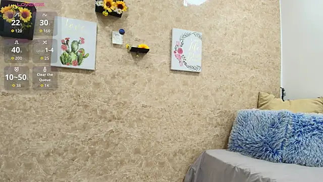 Sophie Tyler online show from May 4, 1:37 pm