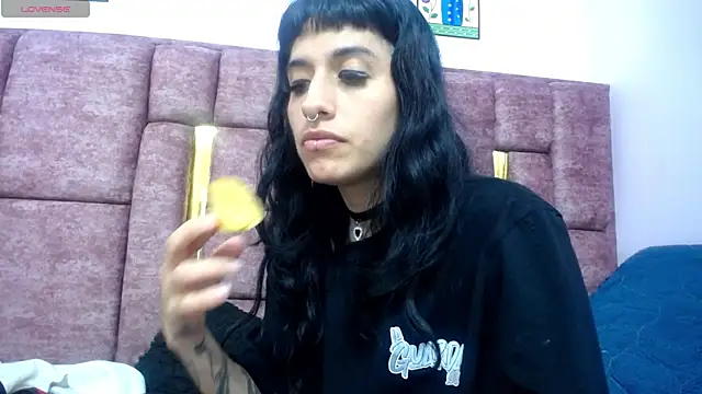 FRANCESCA LOVE  online show from April 30, 9:14 am