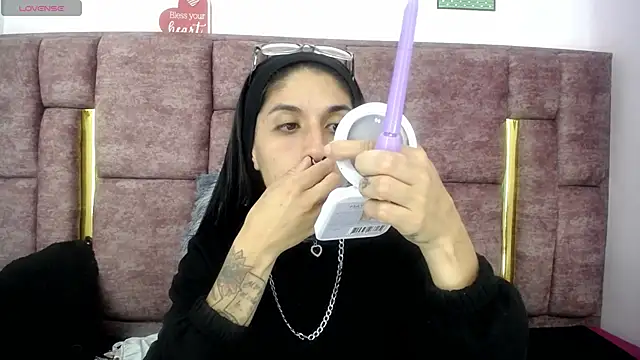 FRANCESCA LOVE  online show from May 26, 4:01 am